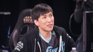 League of Legends oyuncularından Doublelift