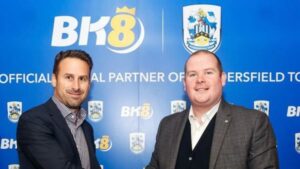 BK8 Huddersfield Town sponsorluğu